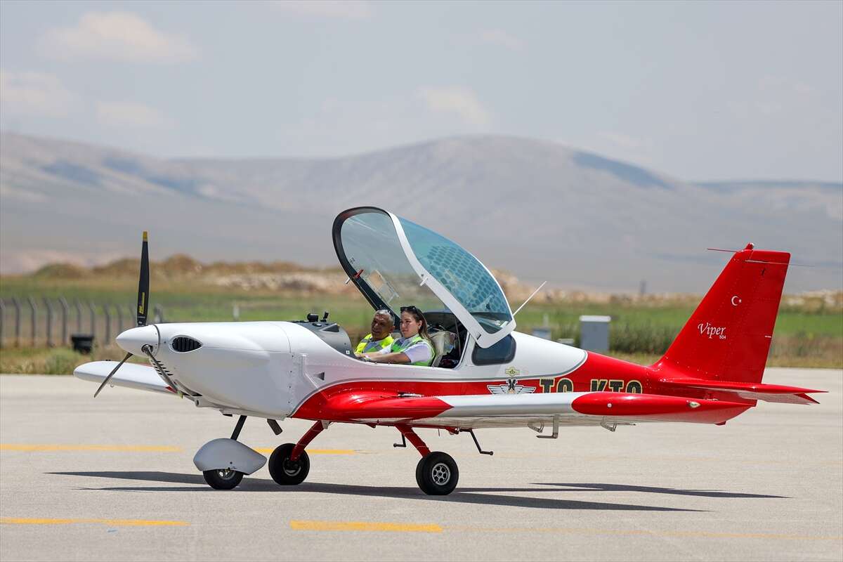 Konya’da pilot kızının Babalar Günü sürprizi havalara uçurdu 7